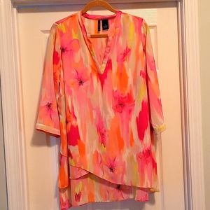 Floral tunic top.